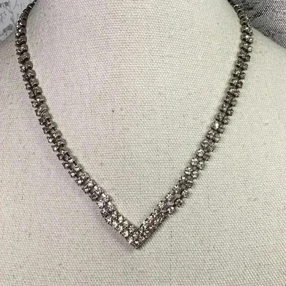 Rhinestone Bling Necklace with V Detail Vintage 1950’s - Picture 1 of 3